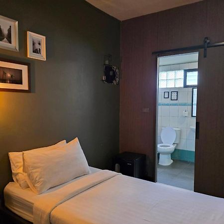 Отель Bbhouse Rambuttri 2 Бангкок Экстерьер фото