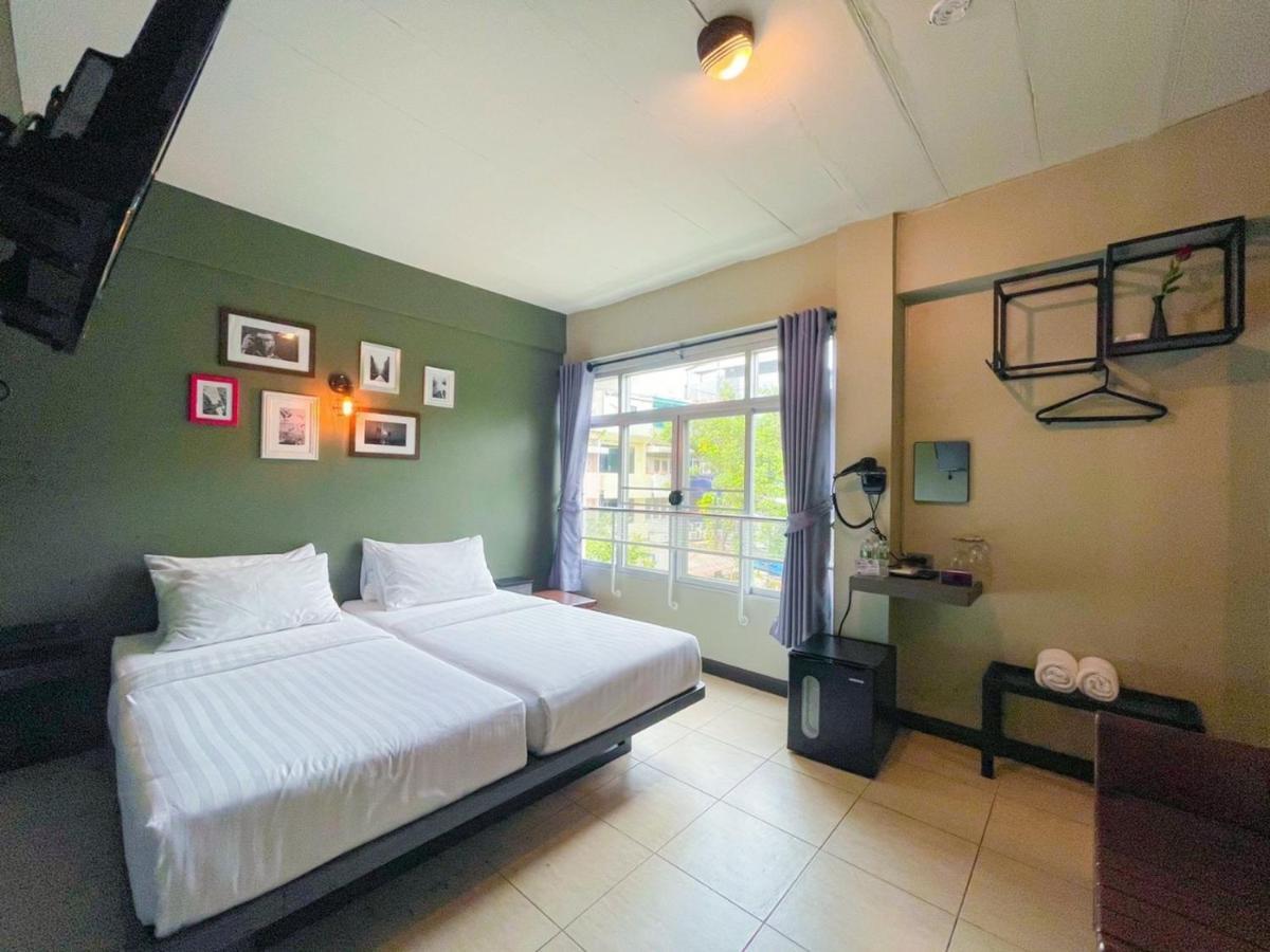 Отель Bbhouse Rambuttri 2 Бангкок Экстерьер фото