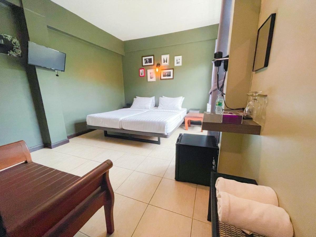 Отель Bbhouse Rambuttri 2 Бангкок Экстерьер фото