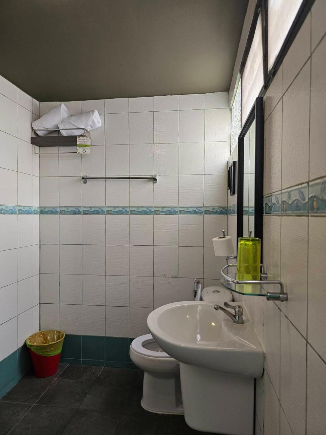 Отель Bbhouse Rambuttri 2 Бангкок Экстерьер фото